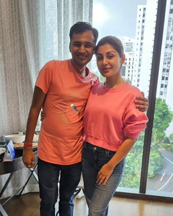 Making memories with @subhamitra03 Rimi Sen at the corporate event in Singapore!!!